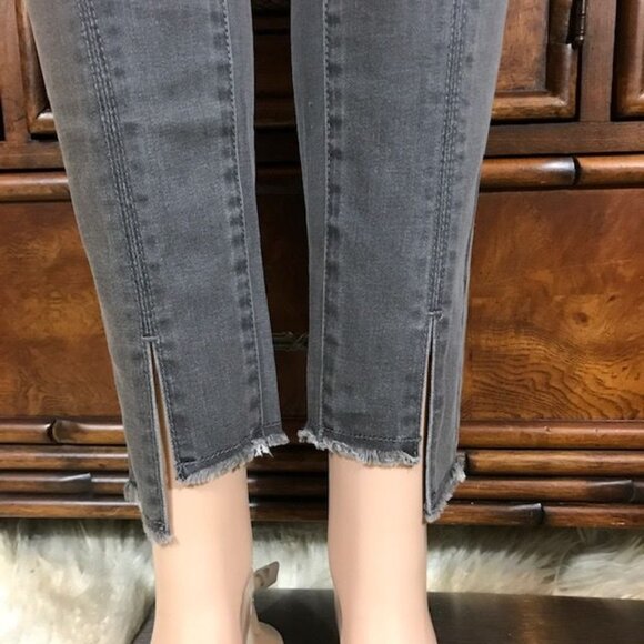 NWOT Lisa Rinna Gray Fringe Step Hem Top Seam Stretch Ankle Jean - Picture 4 of 10
